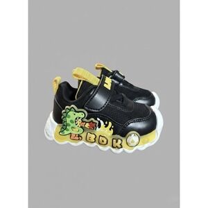 B. Duck Size 6c Boys Shoes Black